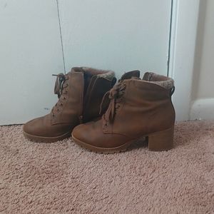 Brown zip up heel shoes